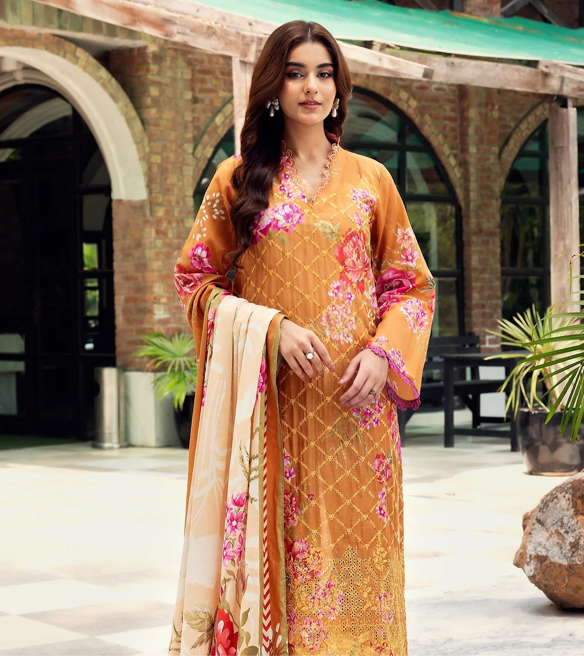 Nikhat - 5566