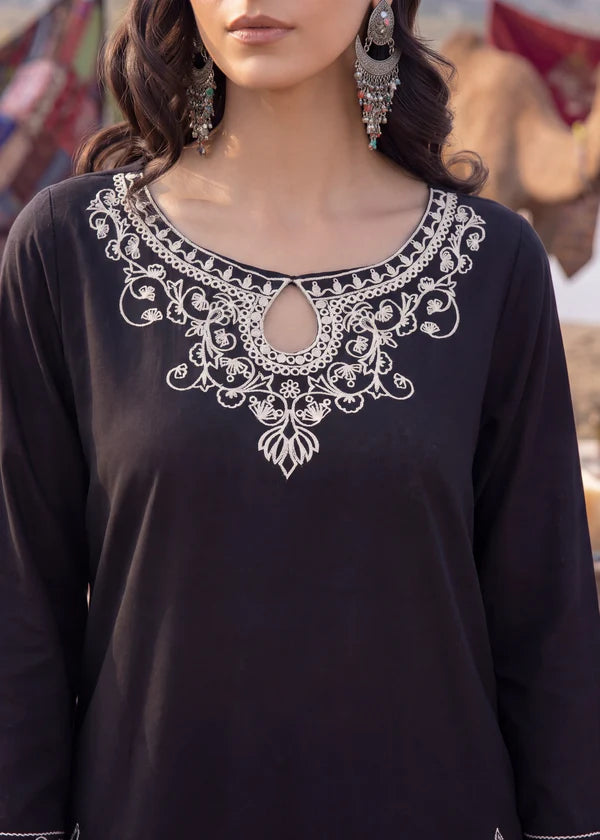 Parda e Nasheen Black