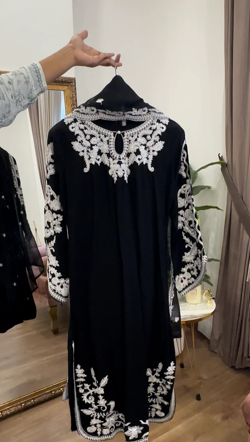 Parisah Linen Black