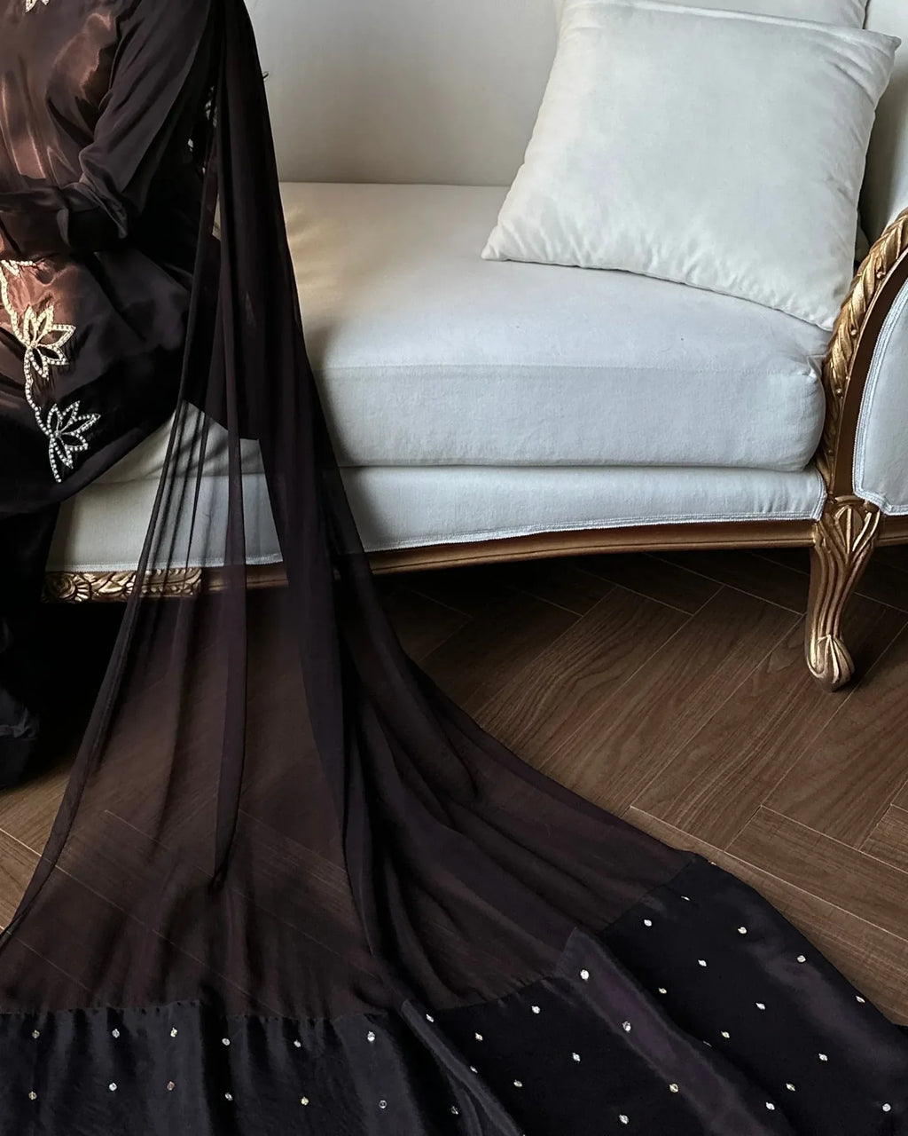 LUXURY BROWN